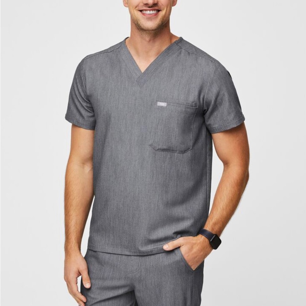 Figs Leon Three-Pocket Scrub Top Men Sz  Large Modern V- Neck Tailored‎ Fit